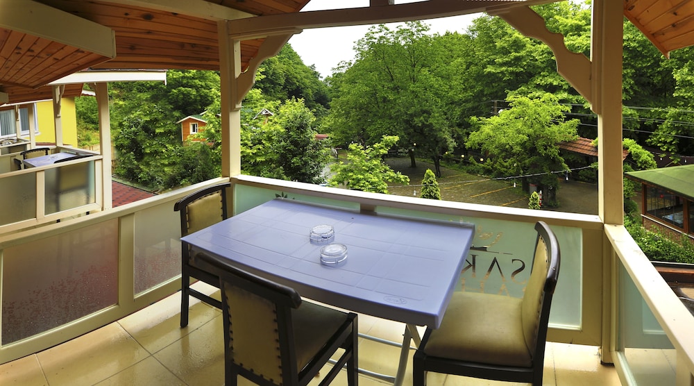 Family Room, Garden View photo 3