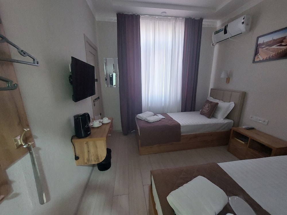 Basic Twin Room - Photo 10