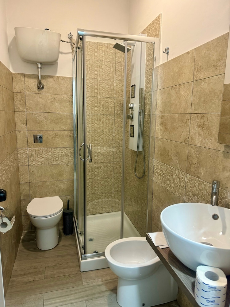 Single Room photo 3