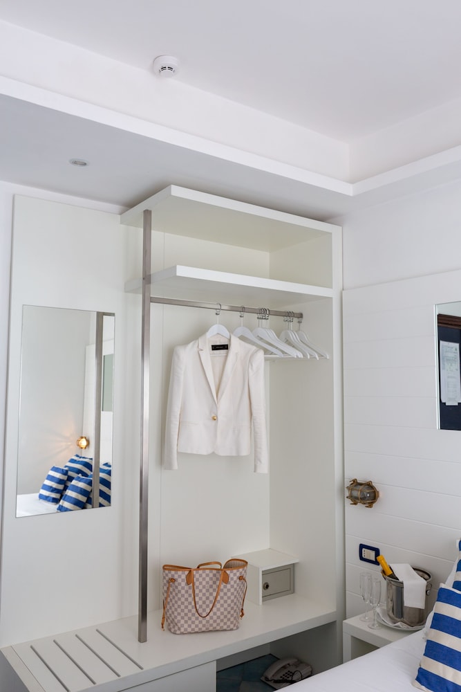 Standard Double or Twin Room, Sea View - Photo 5