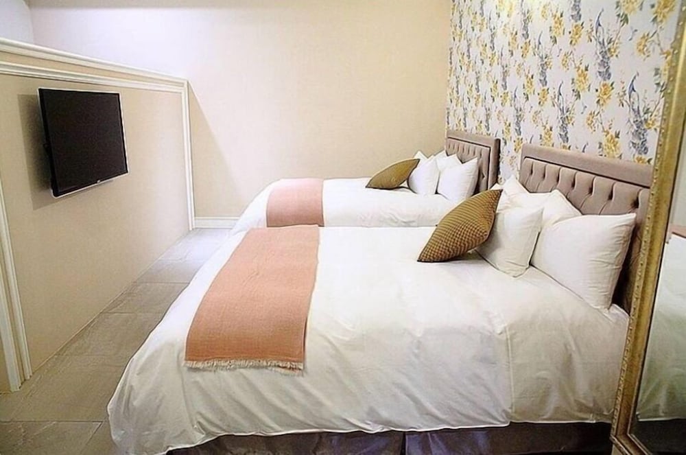 Comfort Room, 2 Double Beds, Non Smoking, Ensuite