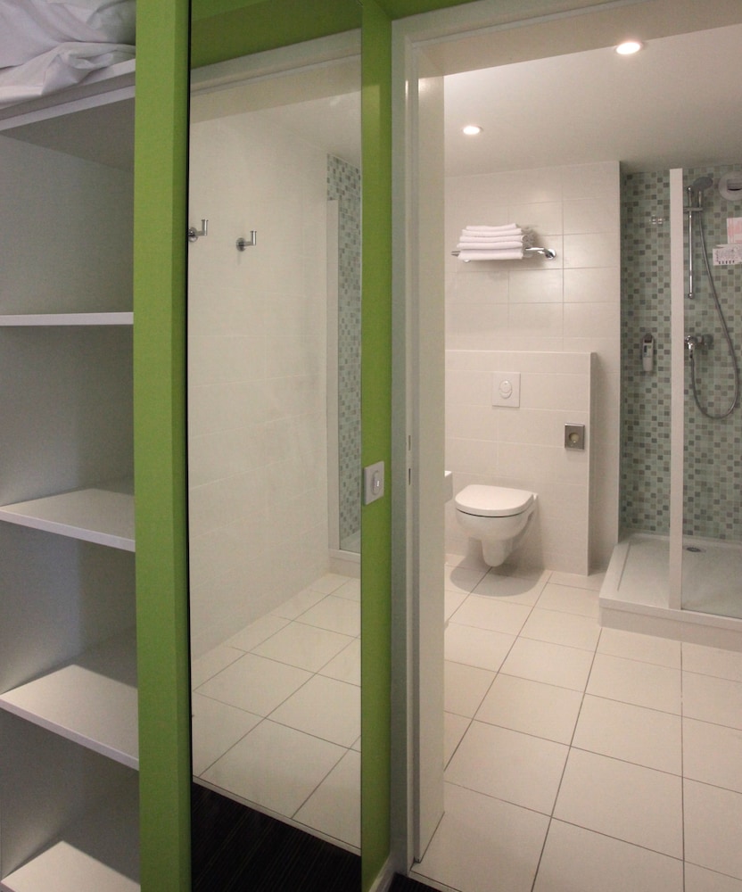 Standard Room, 2 Twin Beds photo 2