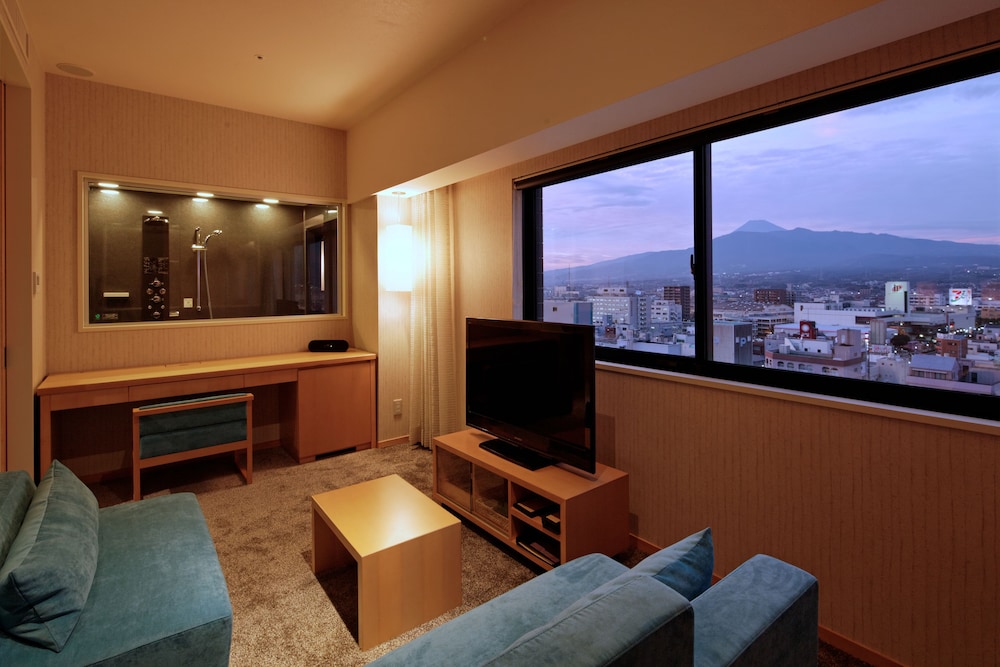 Premium Twin Room, Mountain View, Executive Level (Upper Floor, Smoking) photo 2