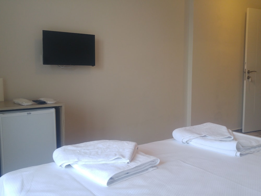 Standard Triple Room, 1 Bedroom, Garden View photo 3