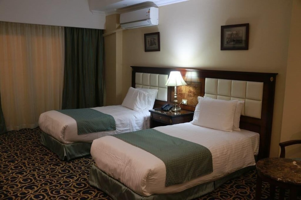 Deluxe Double King Or Twin Pool View