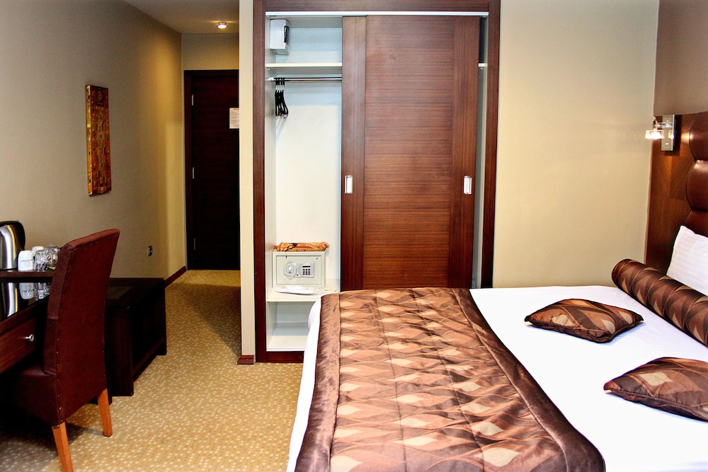 Standard Triple Room - Photo 10