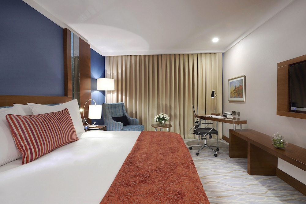 Superior Twin Room, 2 Twin Beds, City View photo 3