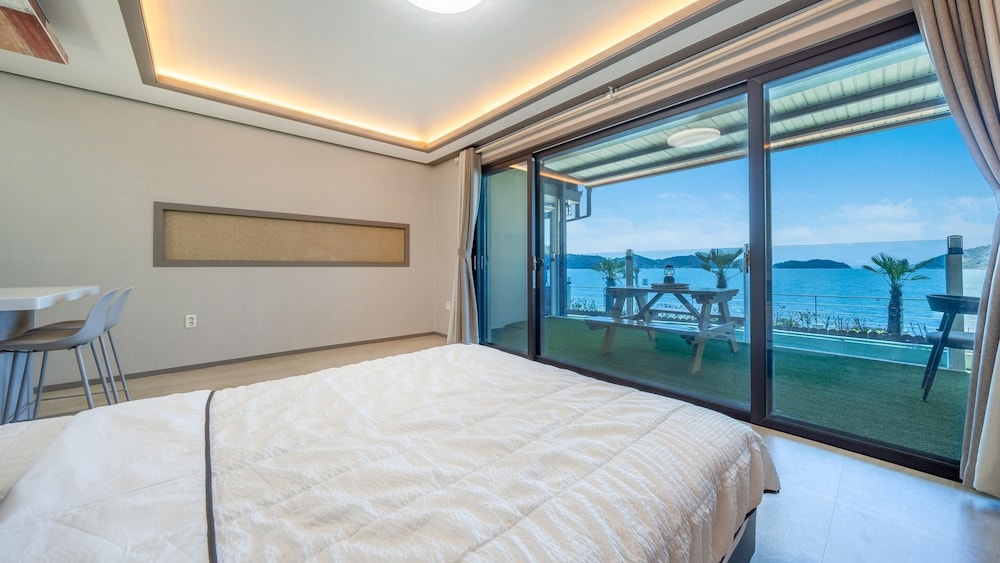 Basic Room, 1 Bedroom (ROOM 103) - Photo 2