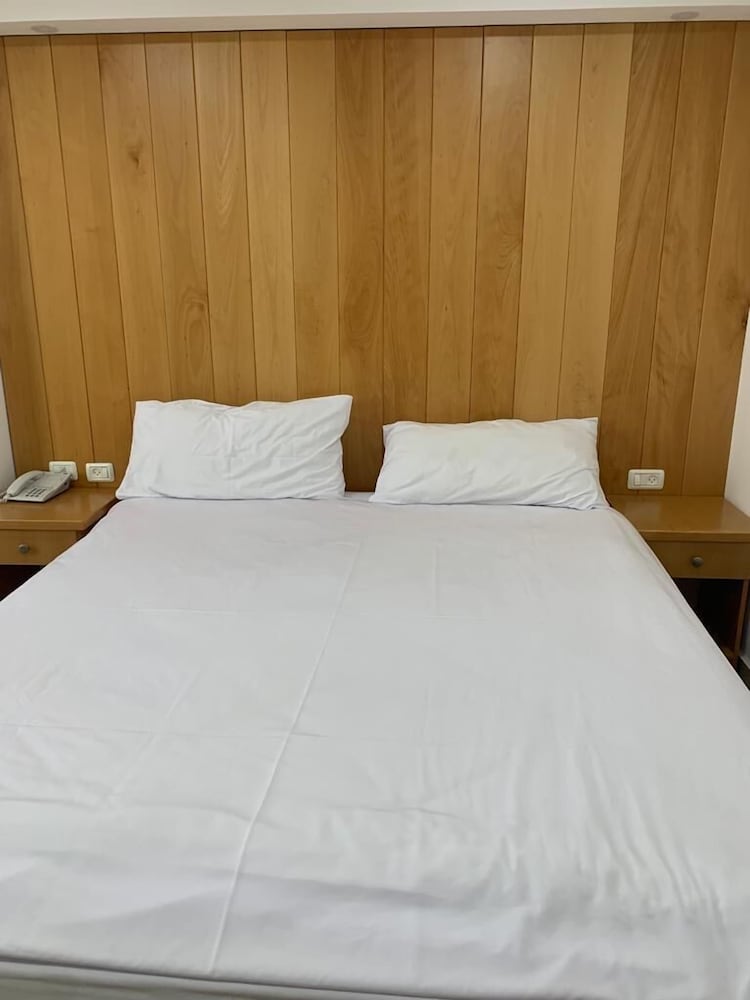 Premium Double Room - Photo 19