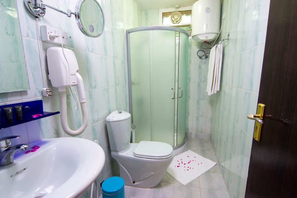 Suite - Photo 12