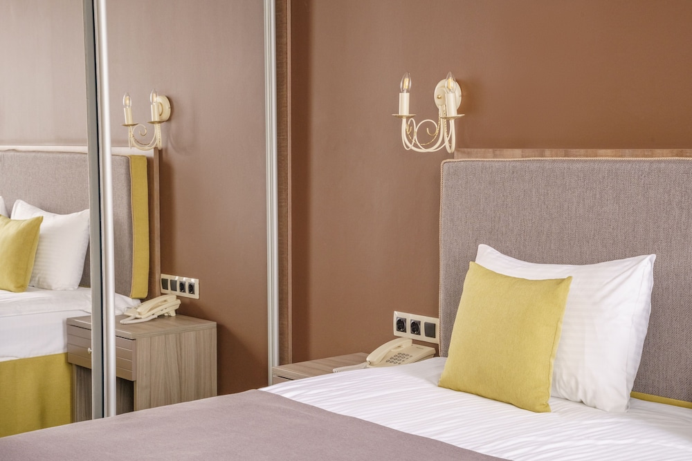 Junior Double or Twin Room, 1 Bedroom photo 3