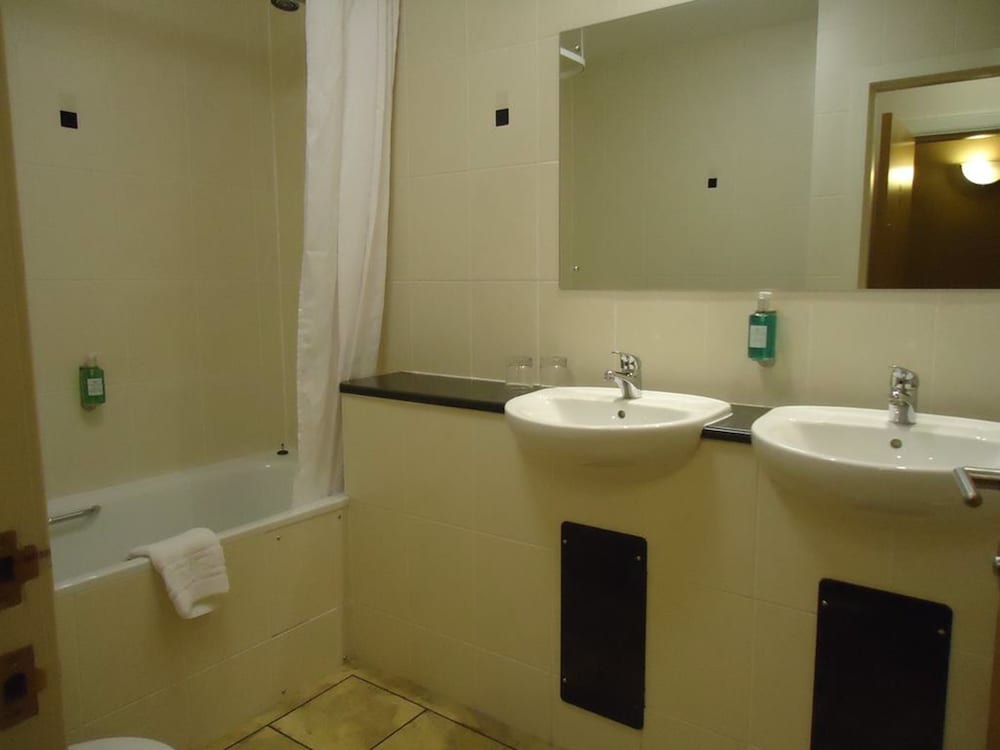 Family Room, Multiple Beds, Non Smoking - Photo 6