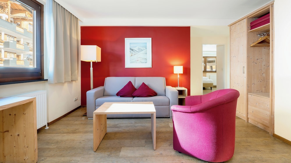 Family Apartment photo 2