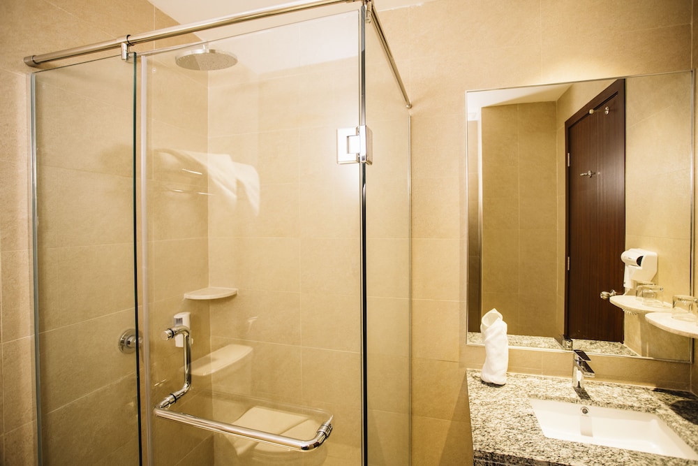 Suite - Photo 6