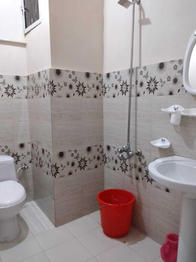 Standard Twin Room - Photo 3