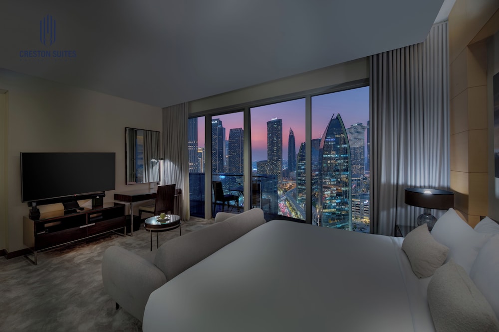Design Studio - J, 1 King Bed, Balcony, City View photo 2