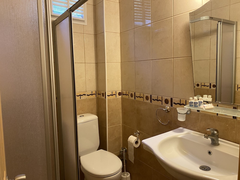 Triple Room - Photo 2