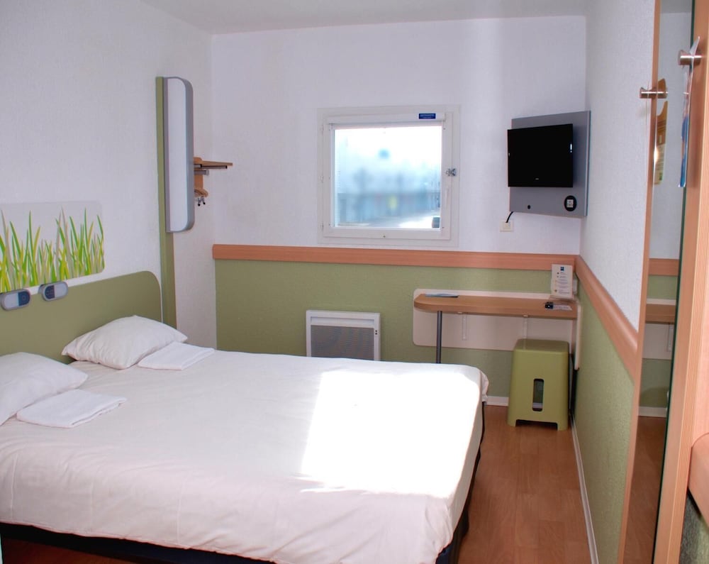 Twin Room, 2 Twin Beds photo 3