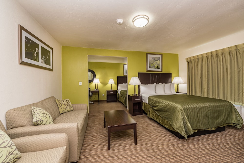 Deluxe Room, 2 Queen Beds, Kitchen photo 1