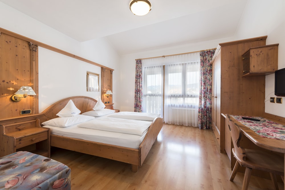 Standard Double Room, Balcony photo 2