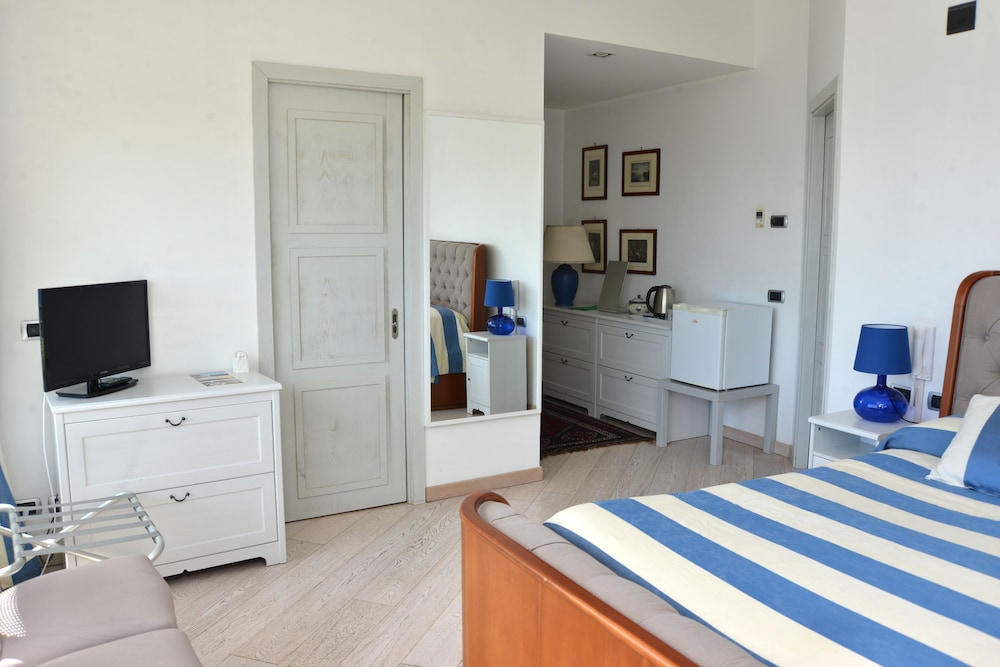Superior Room, Sea View photo 3
