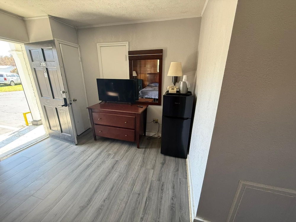 Room, 2 Double Beds, Smoking - Photo 2