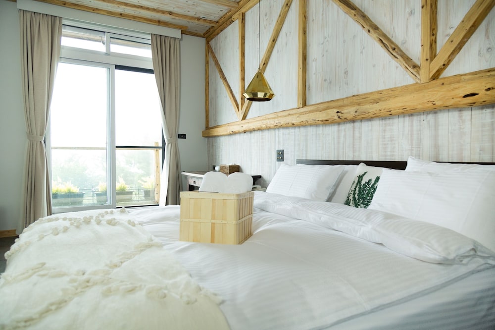 Standard Double Room - Photo 11