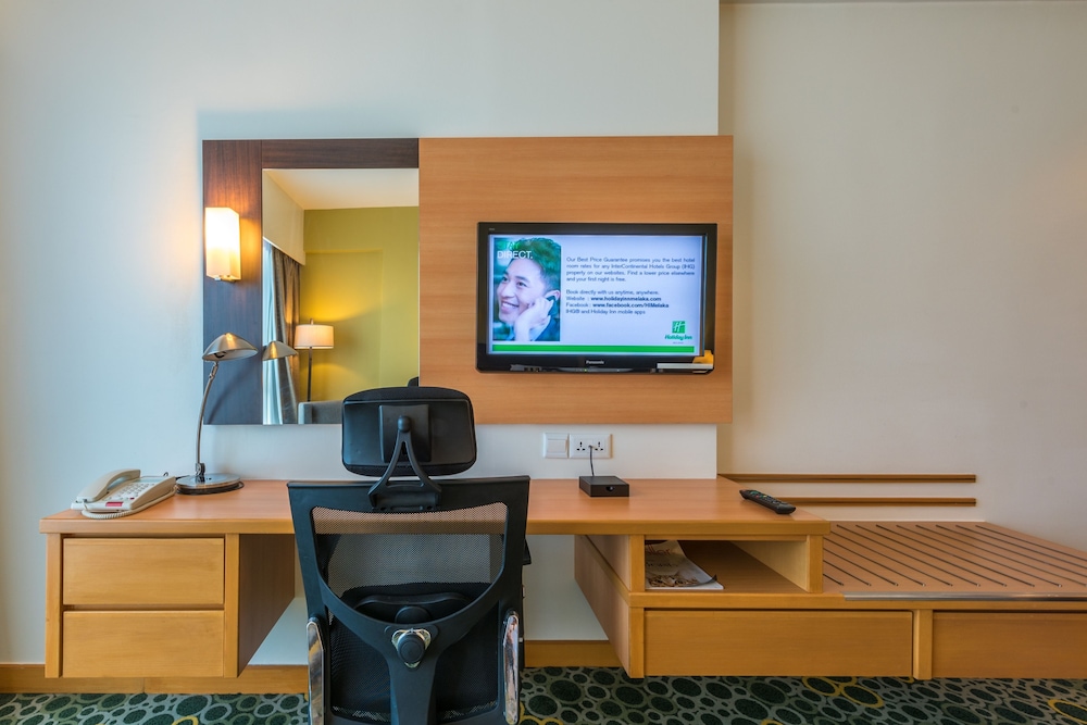 Standard Room, 2 Twin Beds, City View - Photo 3