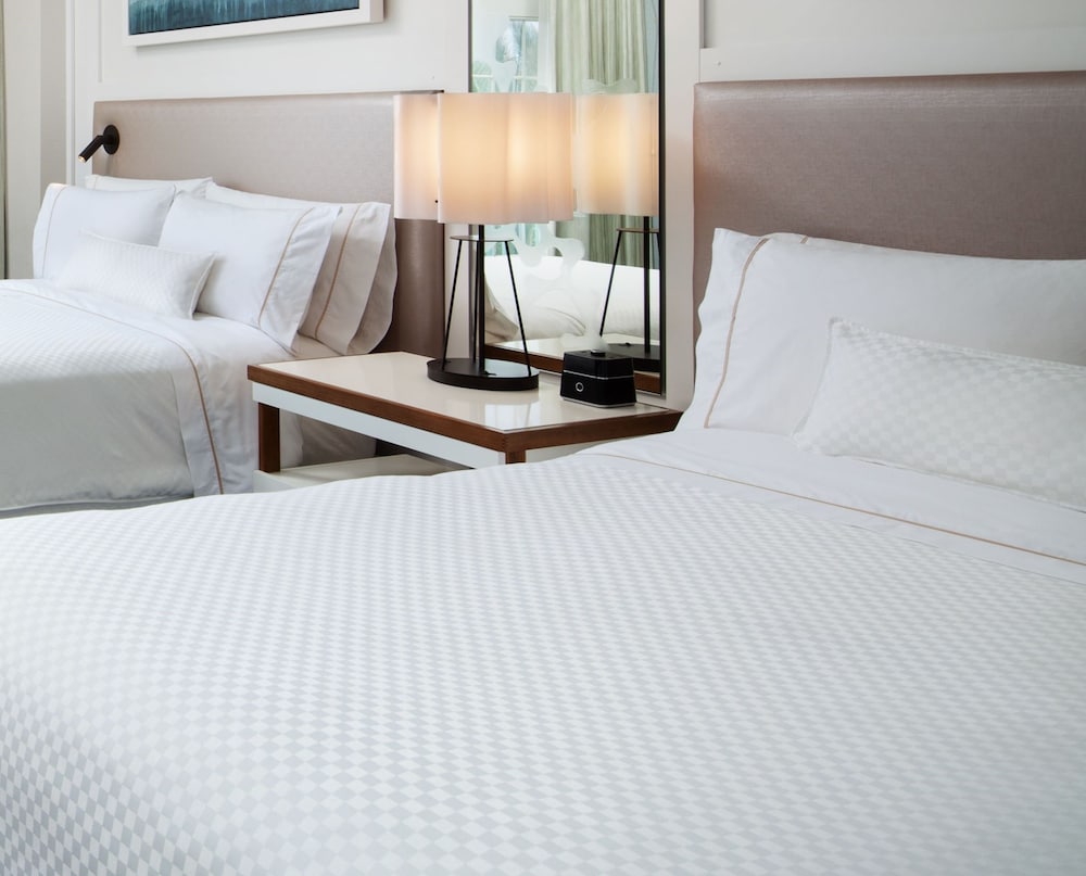 Room, 2 Double Beds - Photo 6