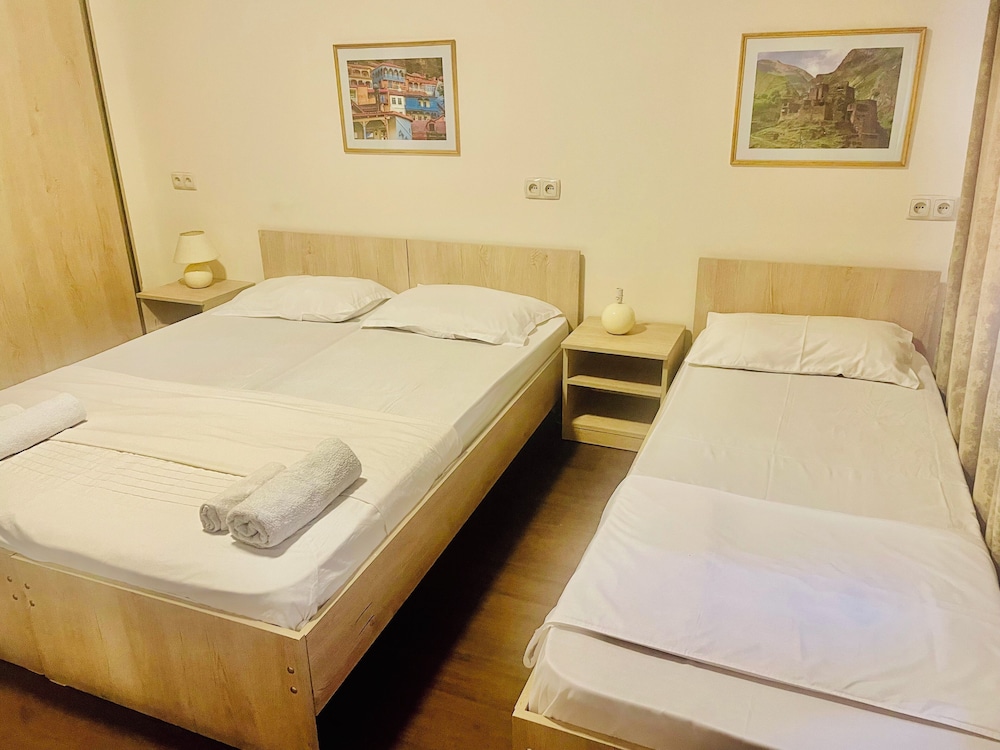 Classic Room, 3 Twin Beds photo 1