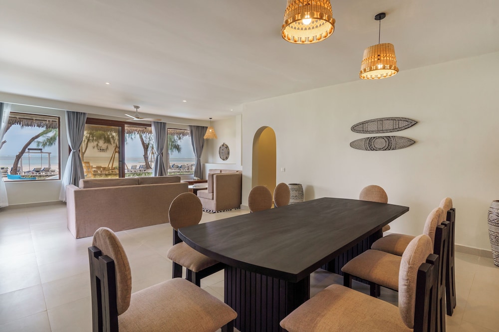 Presidential Suite sea front with private Pool photo 3