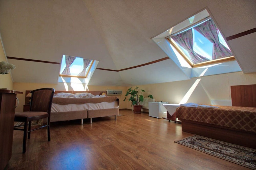 Family Room photo 2