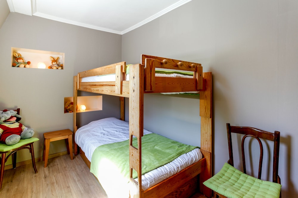 Family Suite, 2 Bedrooms, Non Smoking, Garden View photo 3