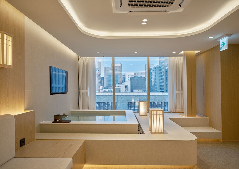 Urban Spa Suite (Head Spa PKG, 30m of scalp care per person)