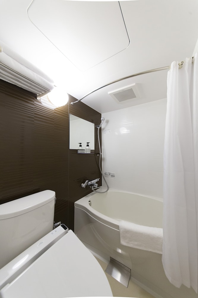 Standard Twin Room, Non Smoking - Photo 9