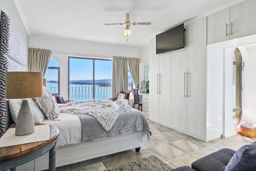 Luxury Queen Room