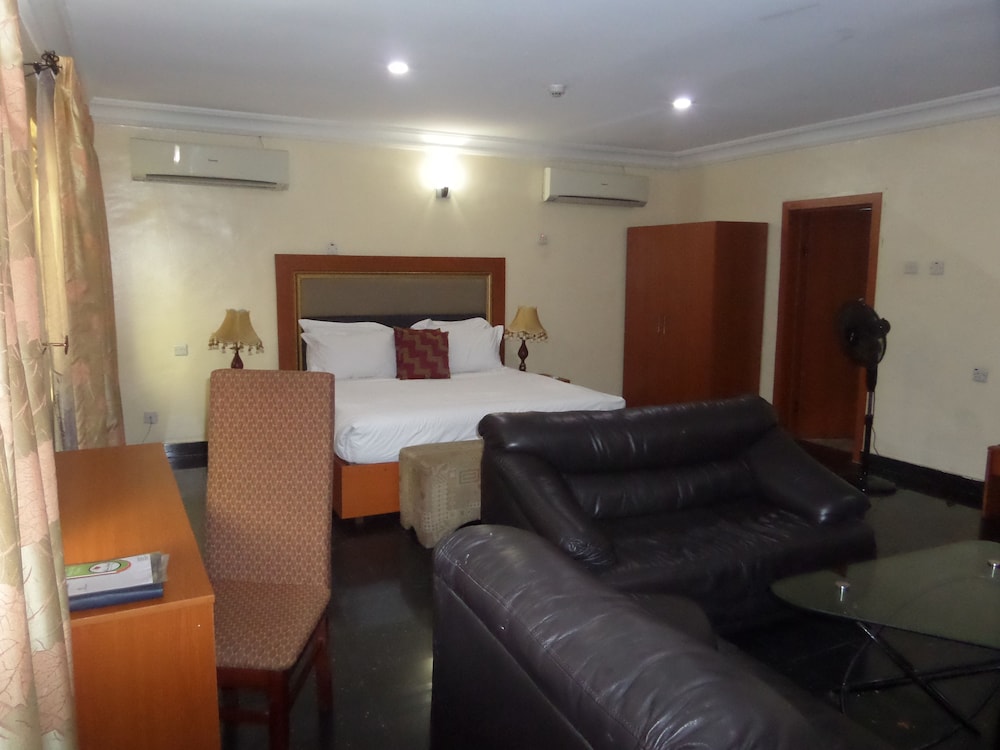 Suite photo 1