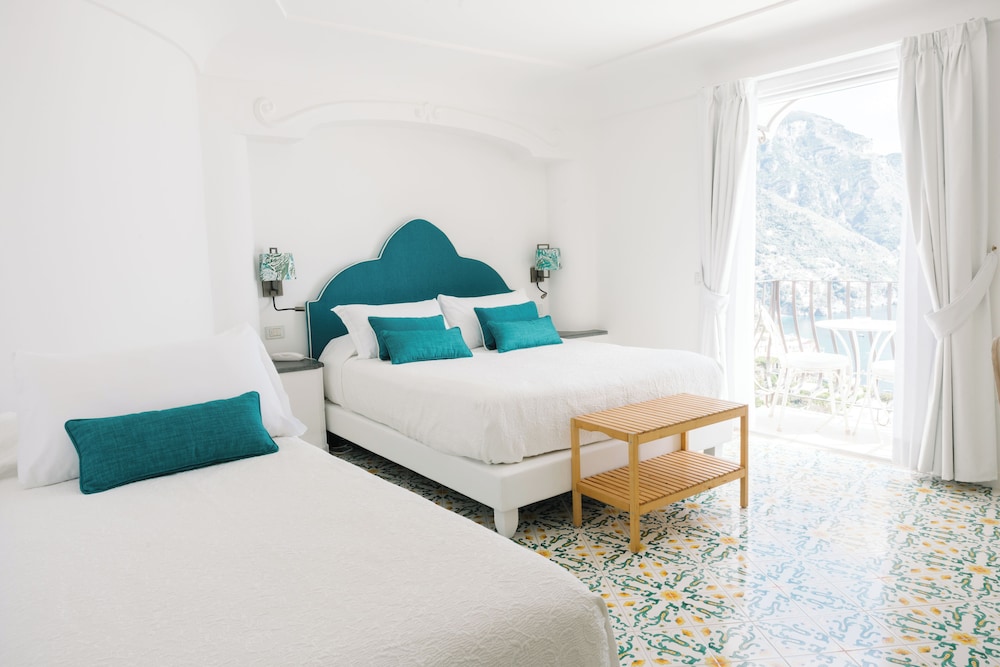 Superior Triple Room, Balcony, Sea View - Photo 4