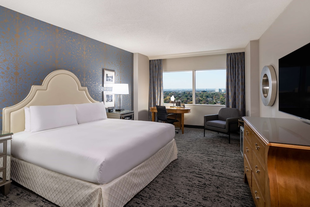 One King Bed, Non-Smoking, Accessible