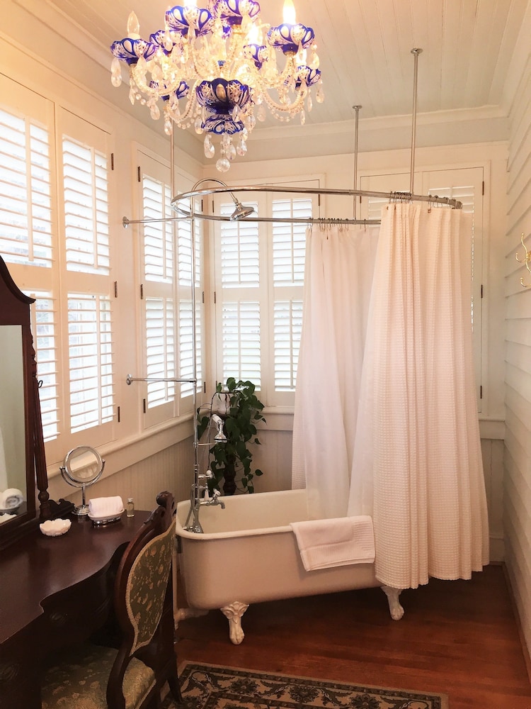 Bess Ray Howell Room photo 3