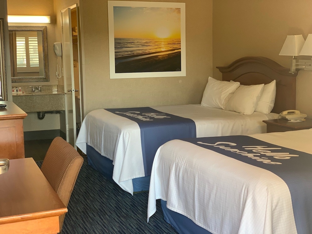 Standard Room, 2 Queen Beds, Non Smoking photo 1