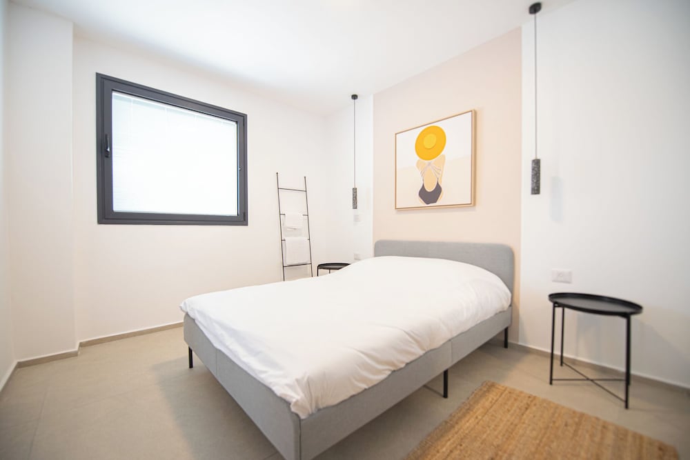 Classic Apartment, 2 Bedrooms, Balcony photo 1
