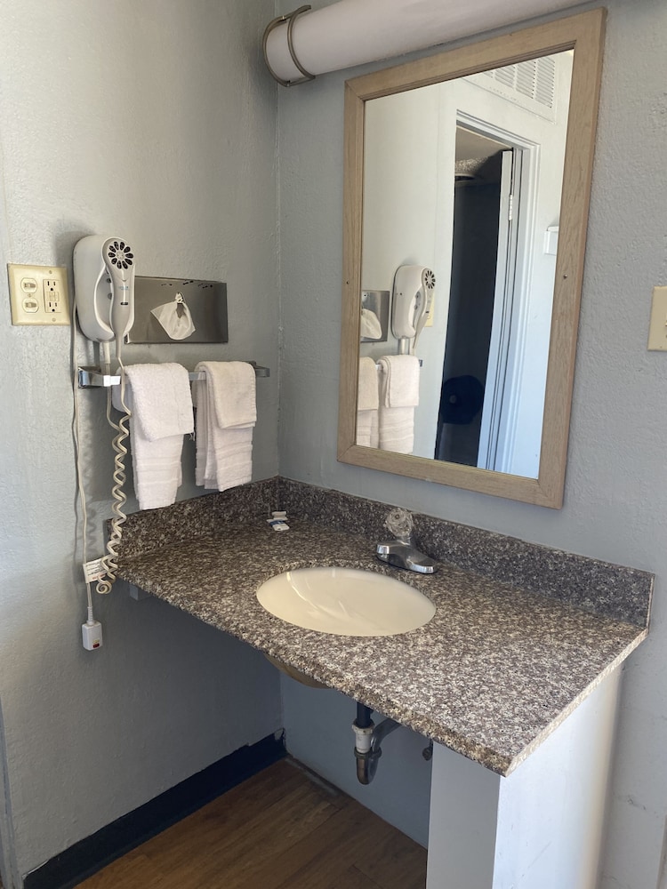 Basic Single Room photo 2