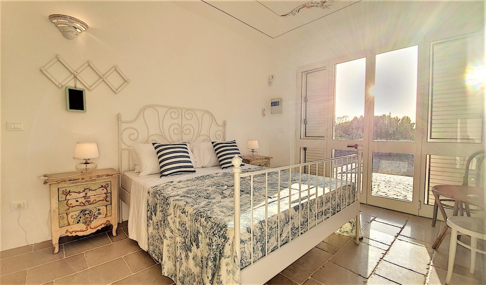 Villa photo 2