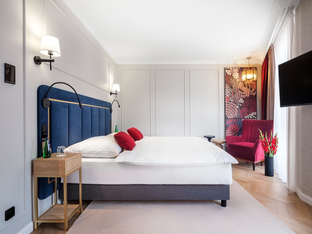 Standard Double Room - Photo 14