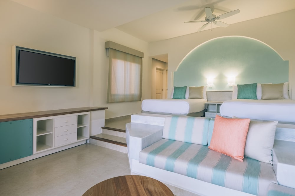 Junior Suite, Pool Access