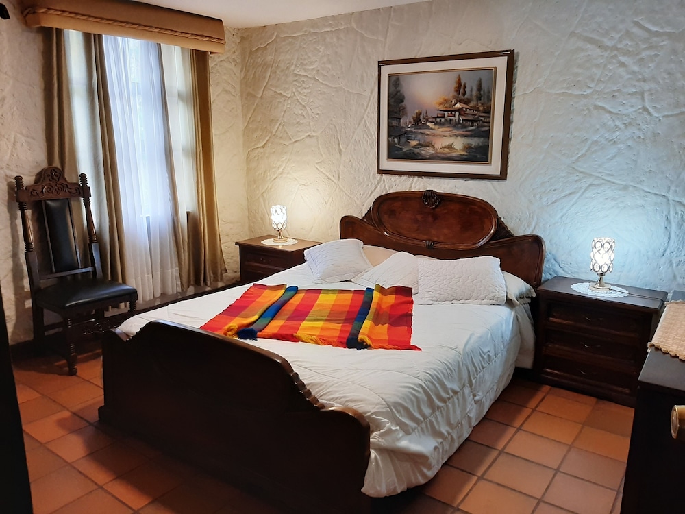 Premier Single Room, 3 Bedrooms, Private Bathroom, City View photo 3