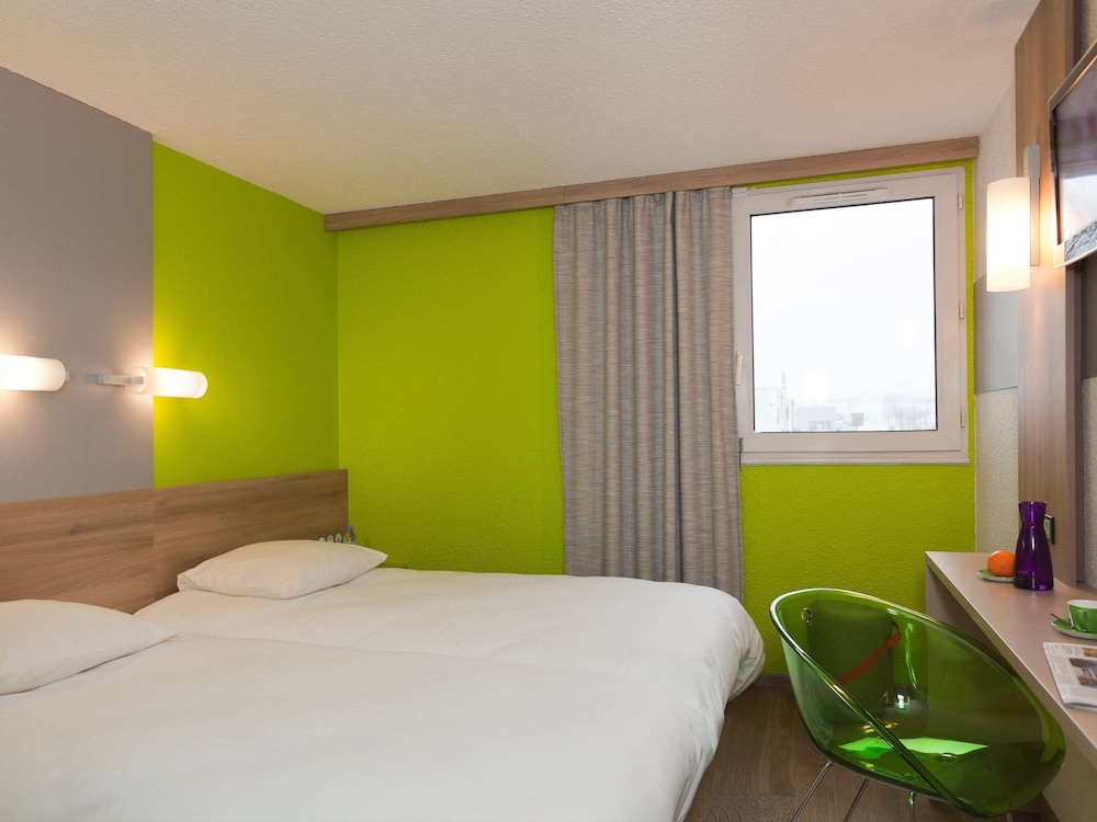 Standard Room, 2 Twin Beds - Photo 2