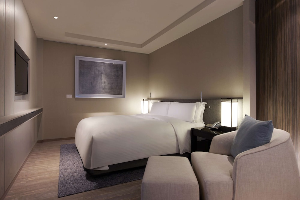 Suite, 1 King Bed (Prestige)