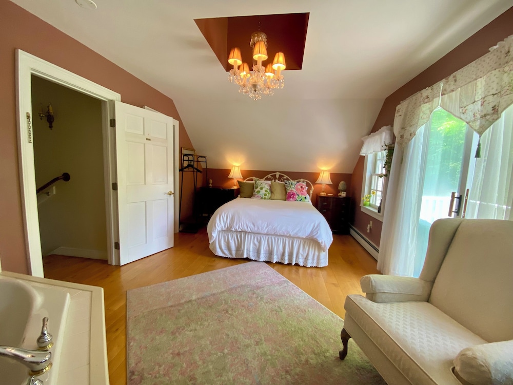 Deluxe Double Room, Courtyard View photo 1